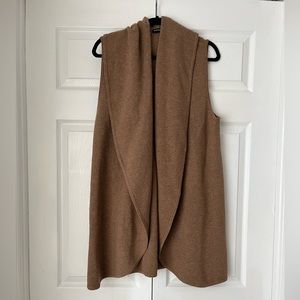 Club Monaco - Cozy Sleeveless Cardigan / Sweater Vest in Brown Tan